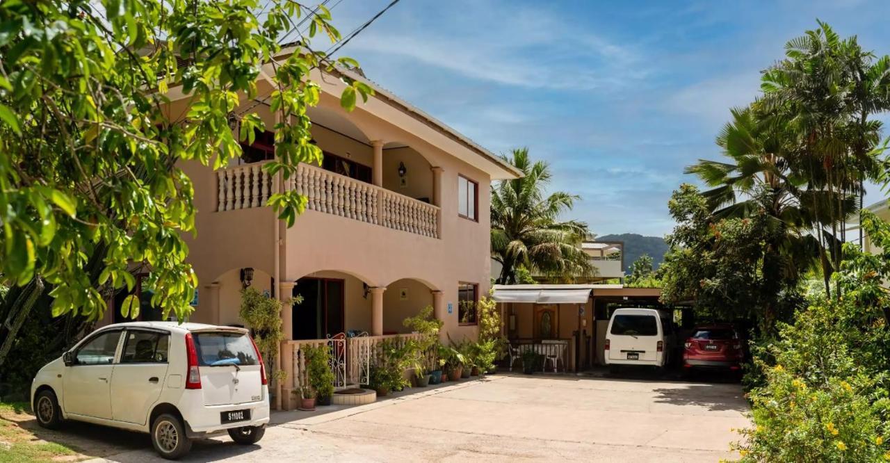 Chez Benoit Self Catering Apartment Victoria Exterior photo
